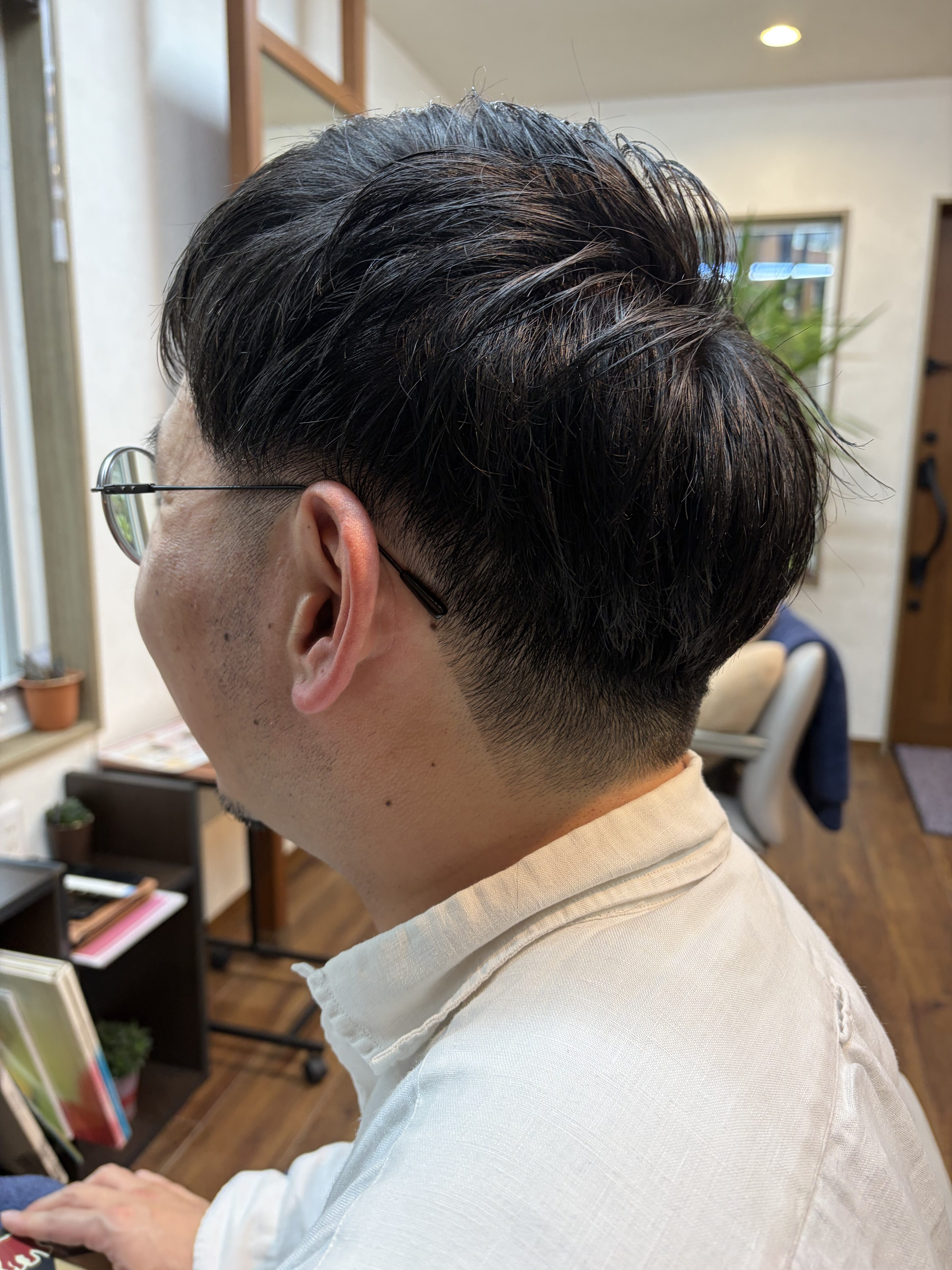 ツーブロック、後ろ刈上げさわやかメンズカット - Ahny hair